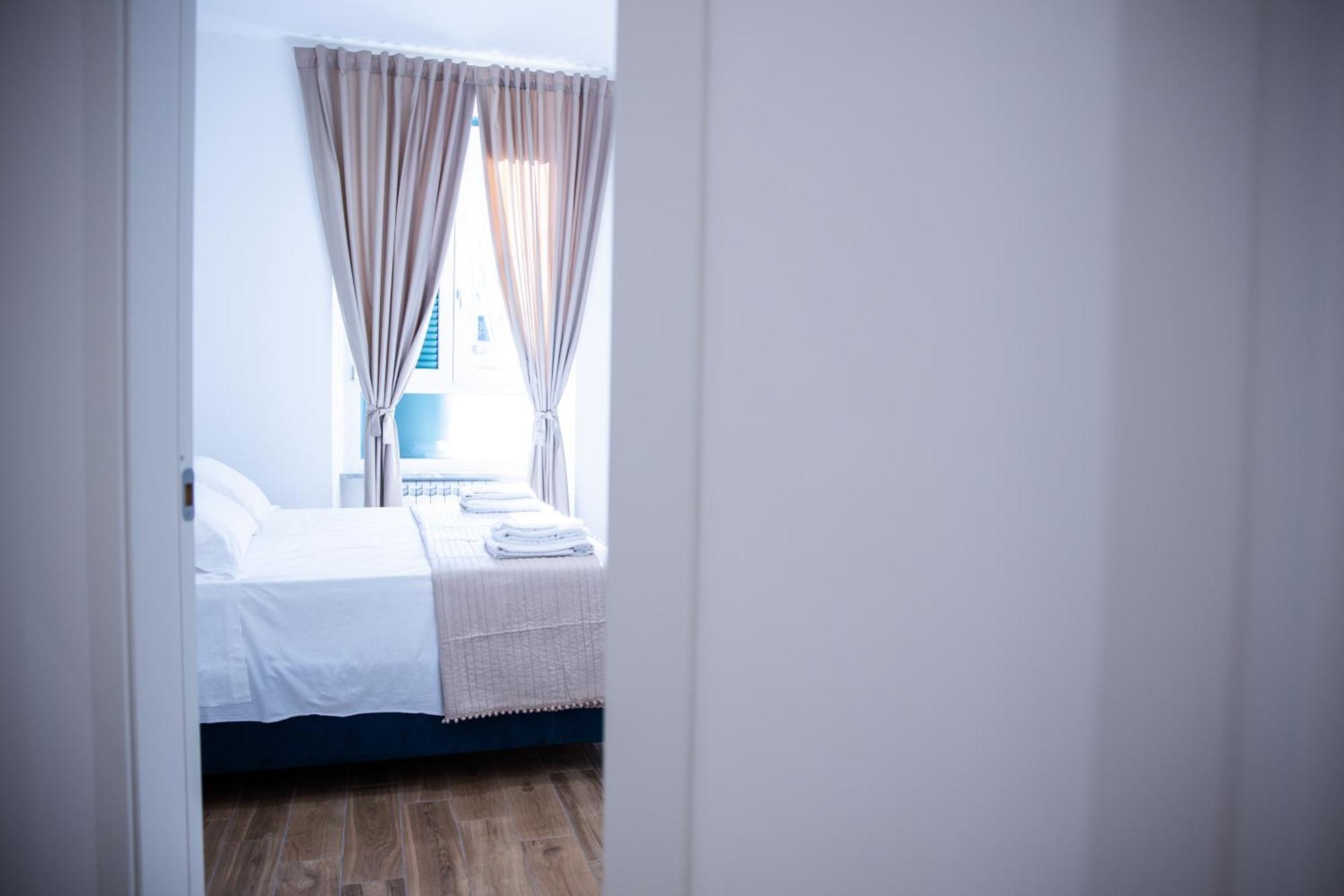 نابولي Dimora Diaz B&B المظهر الخارجي الصورة